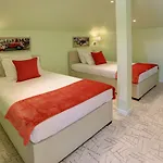 Boutique Πανσιόν 4*