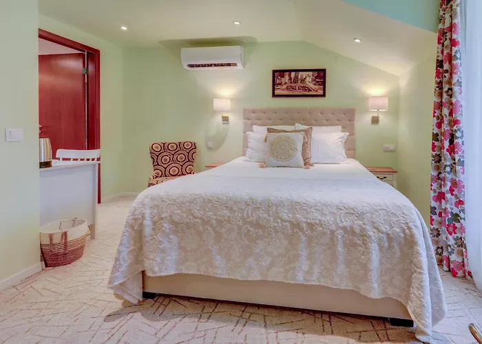 Πανσιόν Boutique 4*